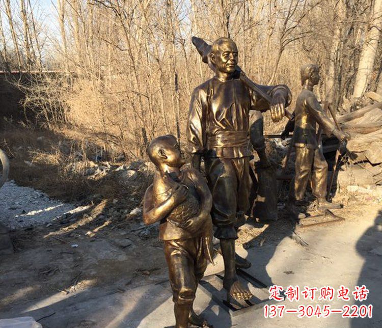 甘肃抱着鱼的儿童街边小品铜雕