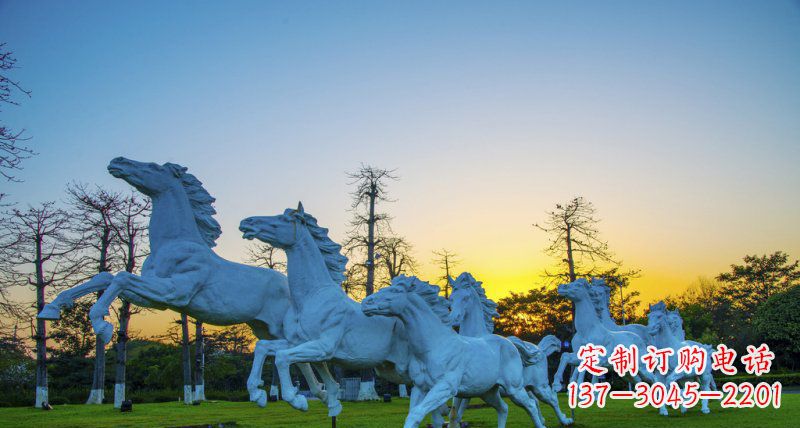 甘肃新颖活力的马群雕塑奔跑的马