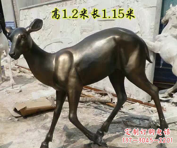 甘肃灵动的小鹿铜雕