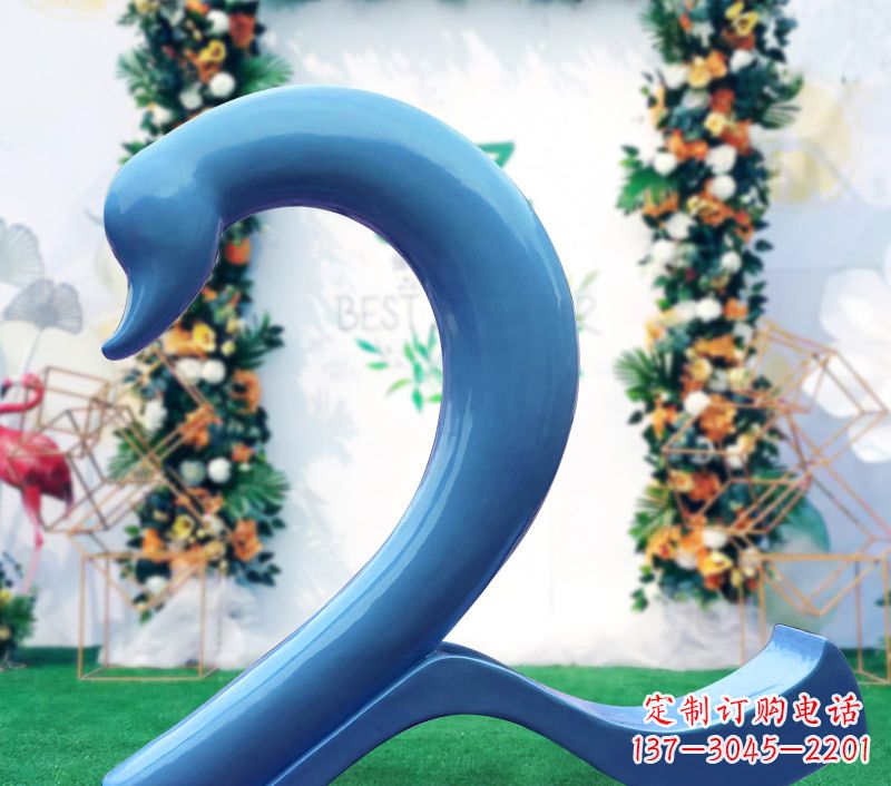 甘肃玻璃钢爱心天鹅雕塑