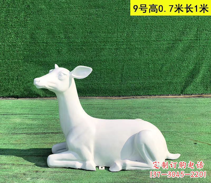 甘肃玻璃钢白色小鹿动物雕塑