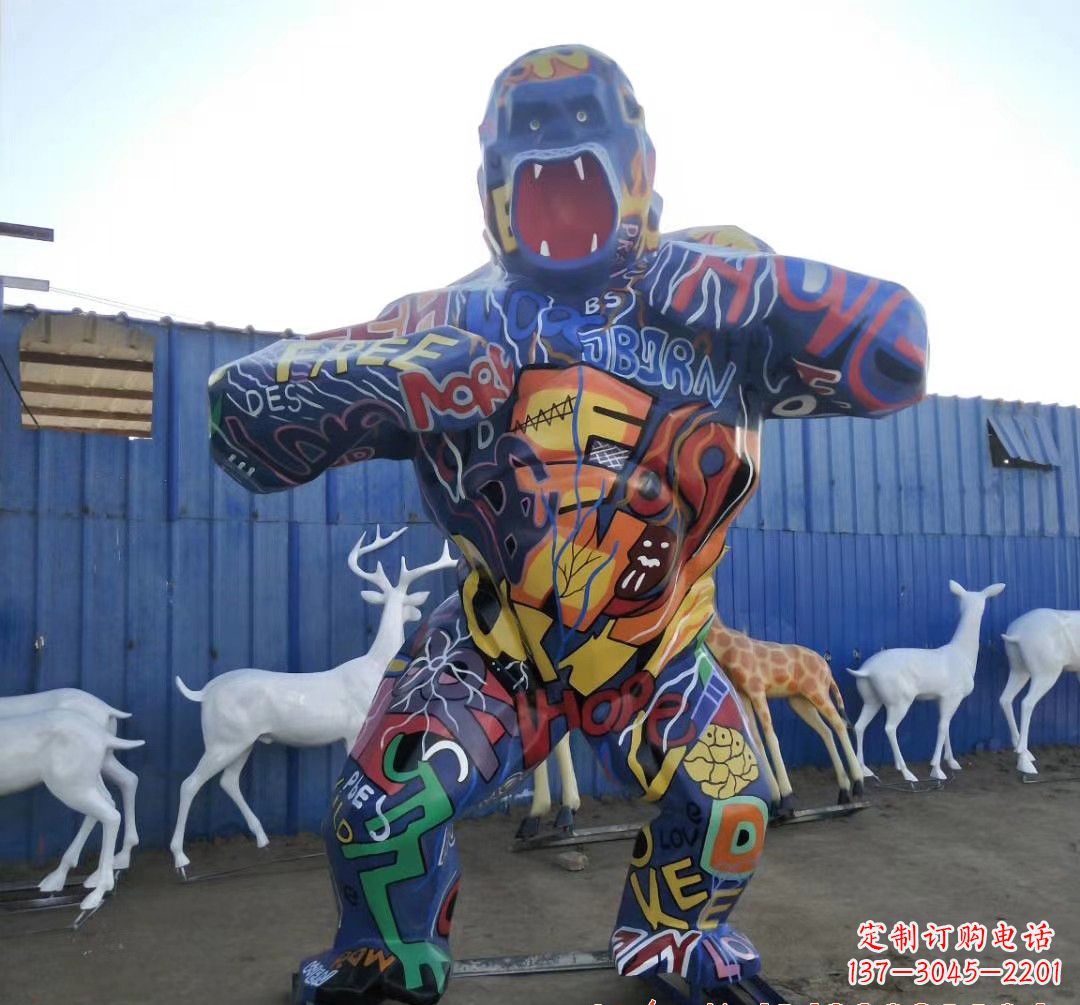 甘肃新颖玻璃钢猩猩雕塑