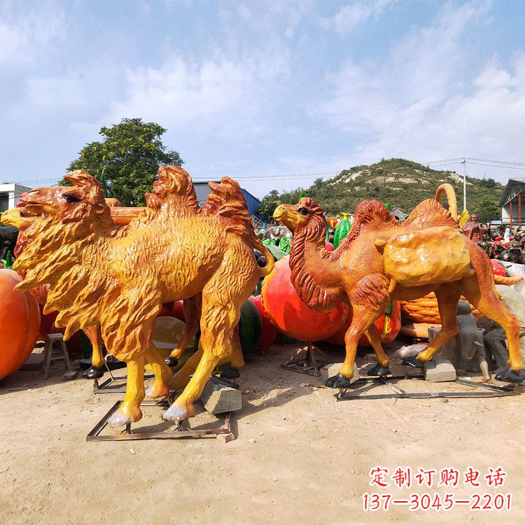 甘肃玻璃钢彩绘仿真骆驼雕塑艺术之美的完美呈现