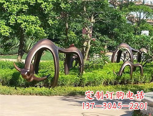 甘肃玻璃钢动物雕塑公园草坪的美丽装饰