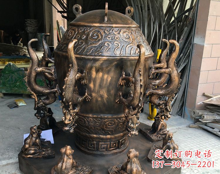 甘肃玻璃钢仿铜地动仪雕塑中国古代文化精髓