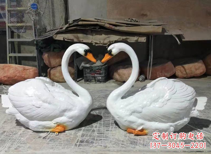甘肃玻璃钢仿真发光天鹅雕塑