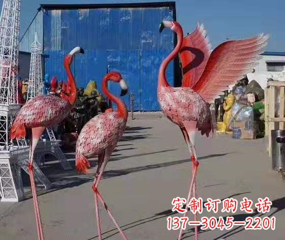 甘肃火烈鸟雕塑以玻璃钢创造精美的景观雕塑