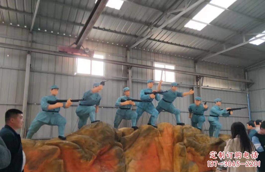 甘肃英雄雕塑玻璃钢仿真抗战人物景观雕塑