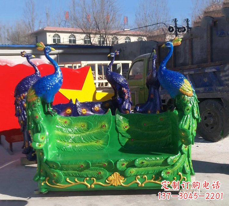 甘肃玻璃钢孔雀雕塑给您带来精美的艺术体验