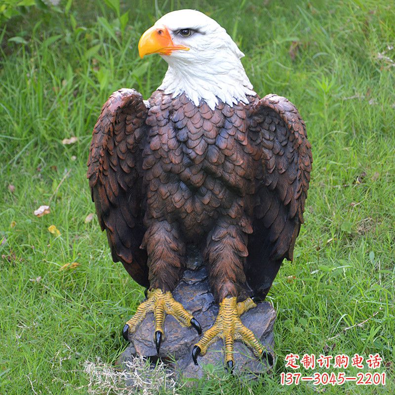 甘肃玻璃钢老鹰雕塑传统与现代的完美结合