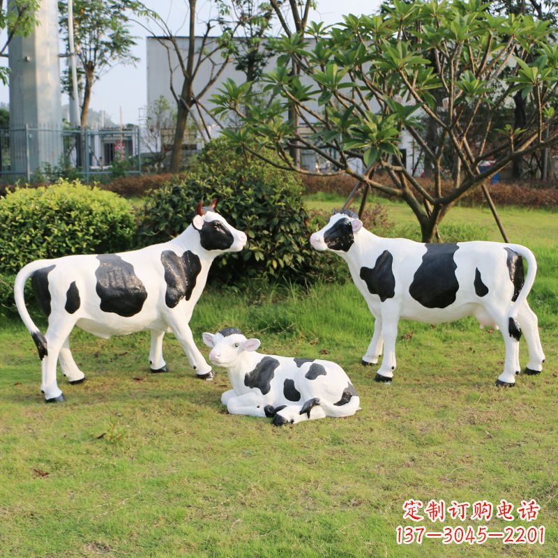 甘肃玻璃钢仿真奶牛雕塑