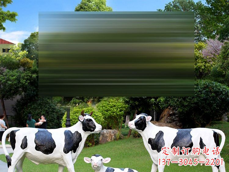 甘肃玻璃钢仿真奶牛雕塑以现实奶牛为灵感