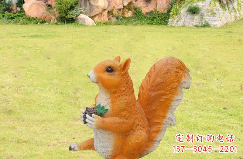 甘肃玻璃钢制作的松鼠雕塑