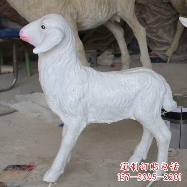 甘肃玻璃钢雕刻的羊雕塑——艺术的精美表达