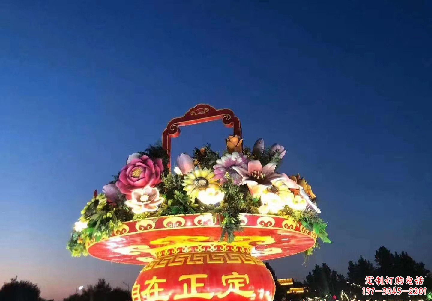 甘肃玻璃钢花篮景观雕塑让美景永恒