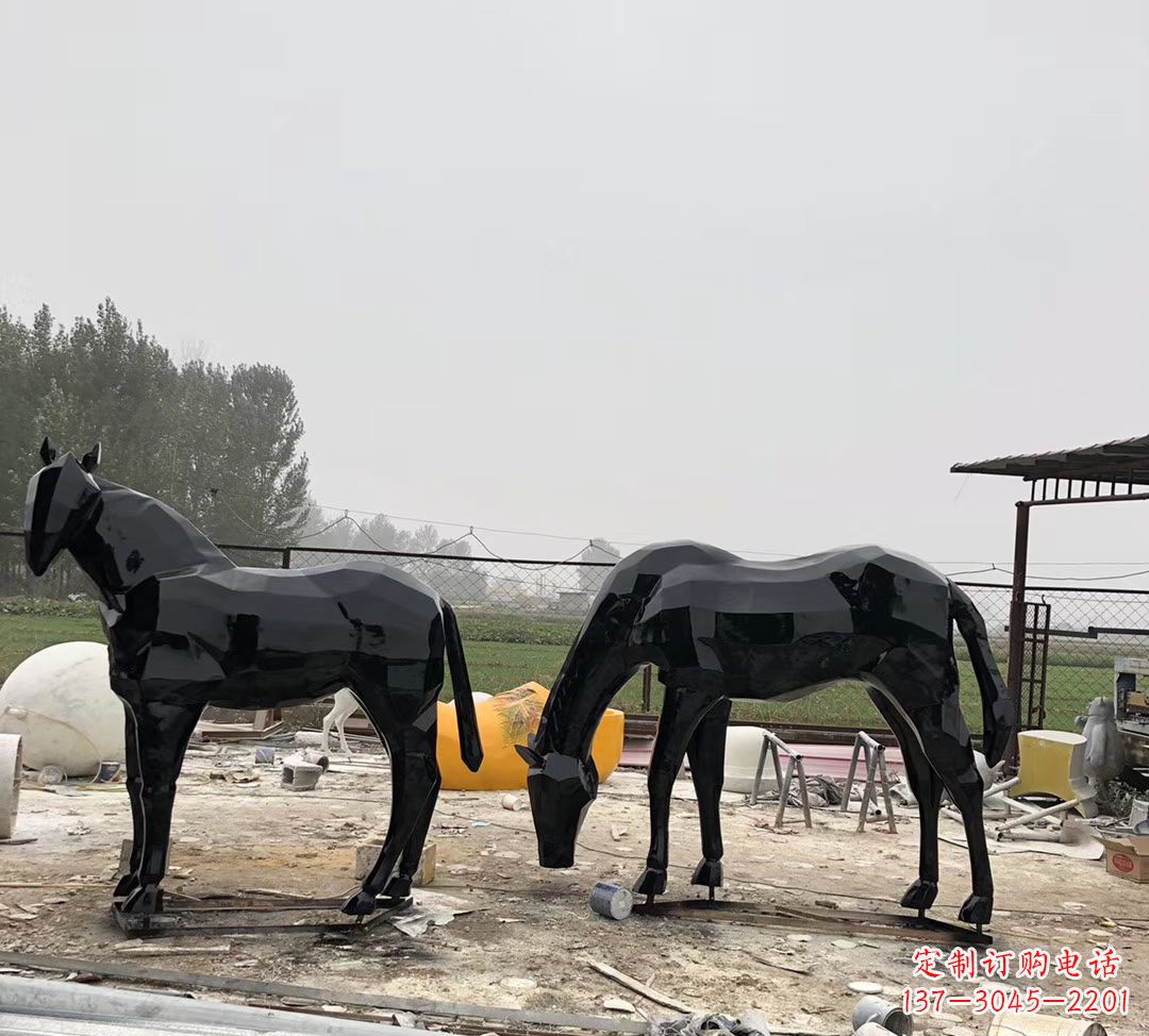 甘肃玻璃钢几何吃草马雕塑公园动物玻璃钢马雕塑 (4)