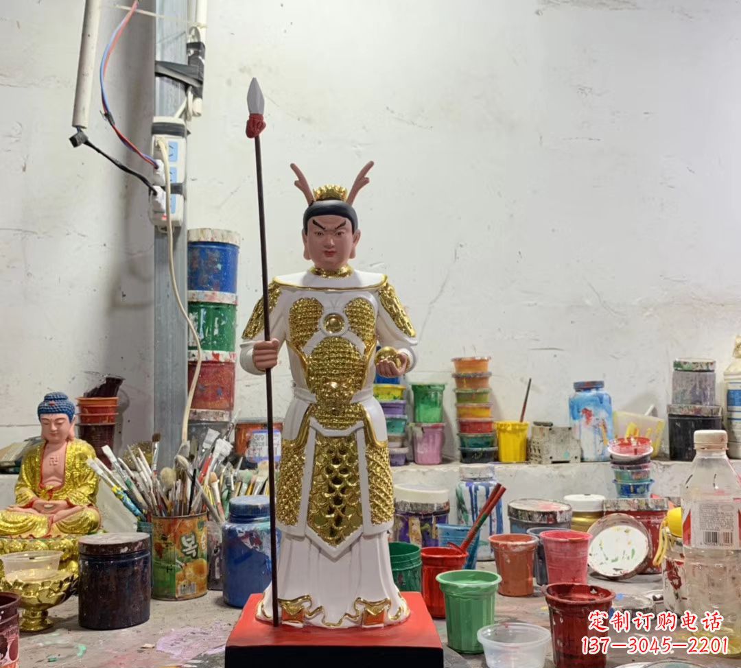 甘肃玻璃钢龙王三太子雕塑传承传统文化的艺术瑰宝