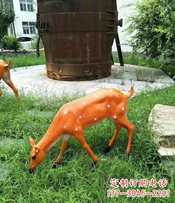 甘肃梅花鹿雕塑精美的艺术品