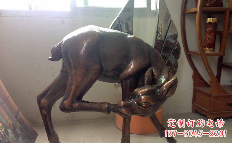 甘肃玻璃钢小鹿仿铜动物雕塑