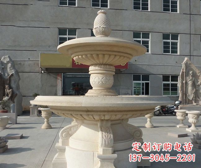 甘肃菠萝雕塑点缀小区景观的精美艺术品