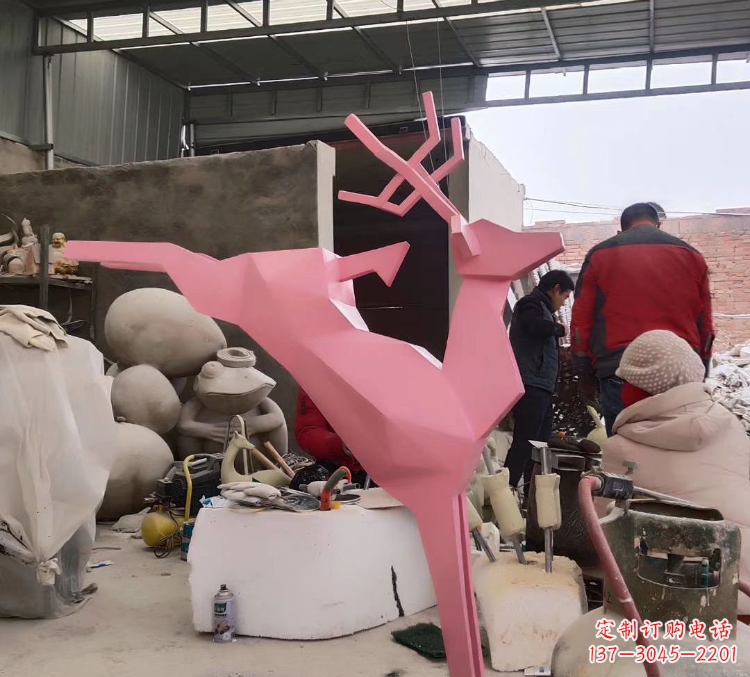 甘肃不锈钢彩绘小鹿雕塑艺术与美感的完美结合