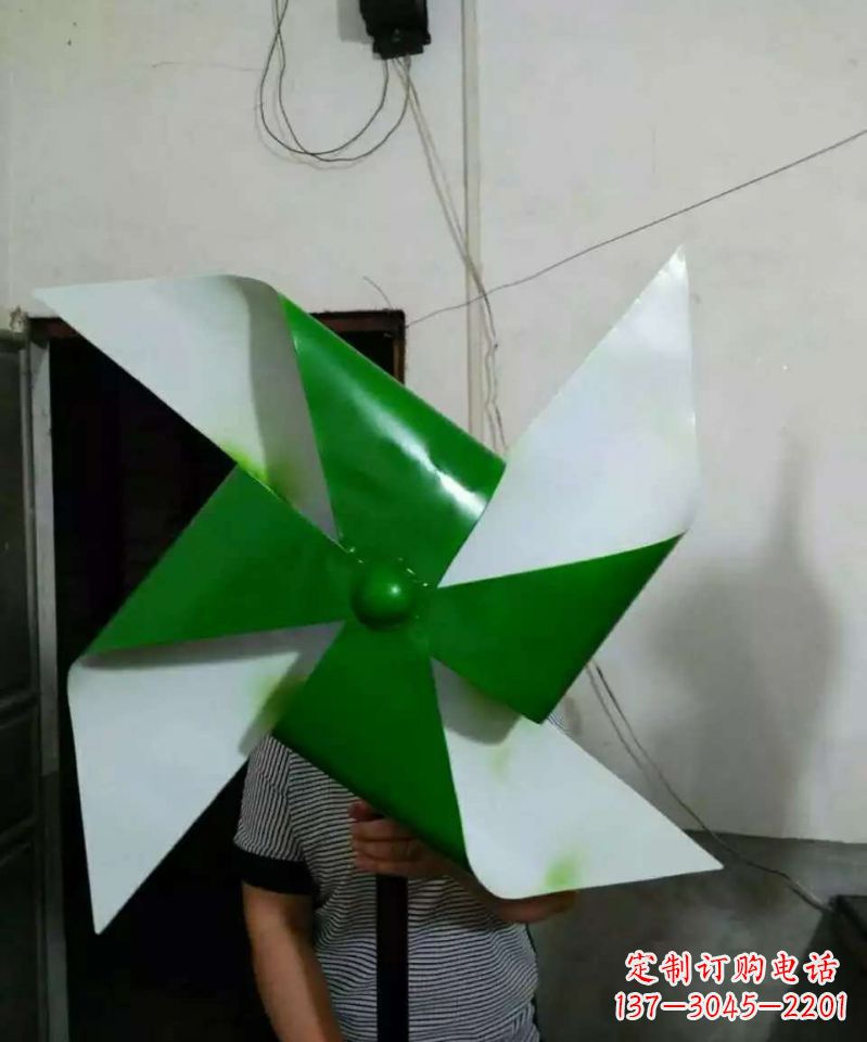 甘肃不锈钢彩色风车雕塑
