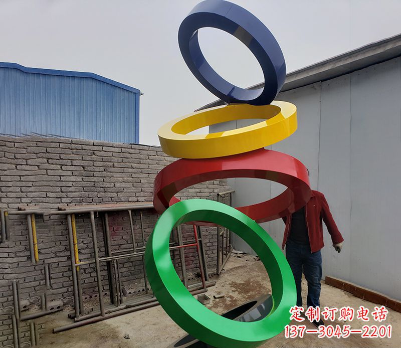 甘肃璀璨缤纷的不锈钢圆环雕塑