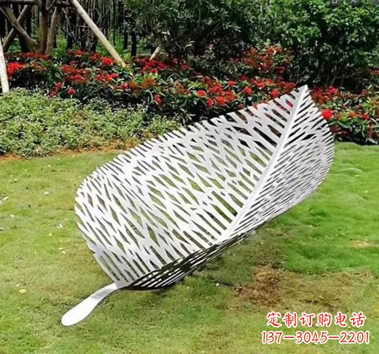 甘肃不锈钢树叶雕塑艺术与美的结合