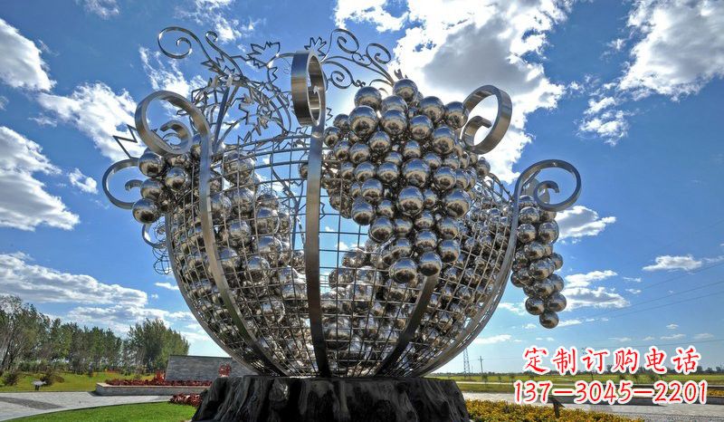 甘肃不锈钢葡萄雕塑——城市的艺术之美