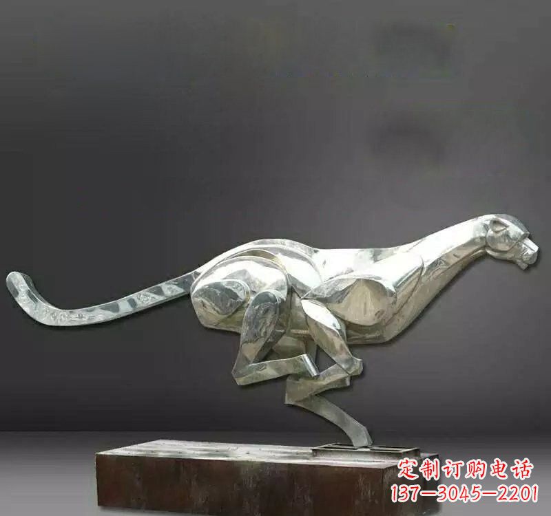 甘肃不锈钢豹子雕塑一种精美的雕塑艺术