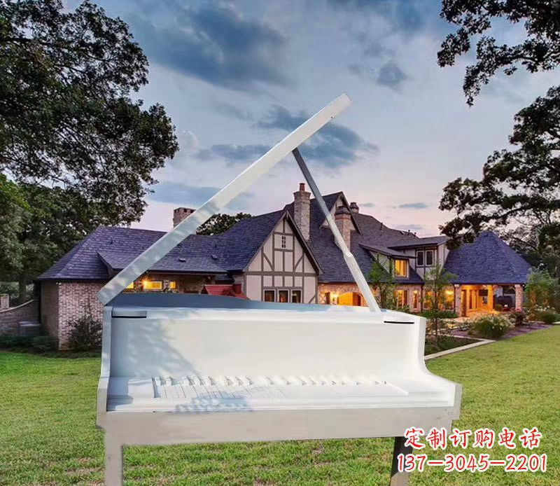 甘肃钢琴雕塑——点缀广场景观