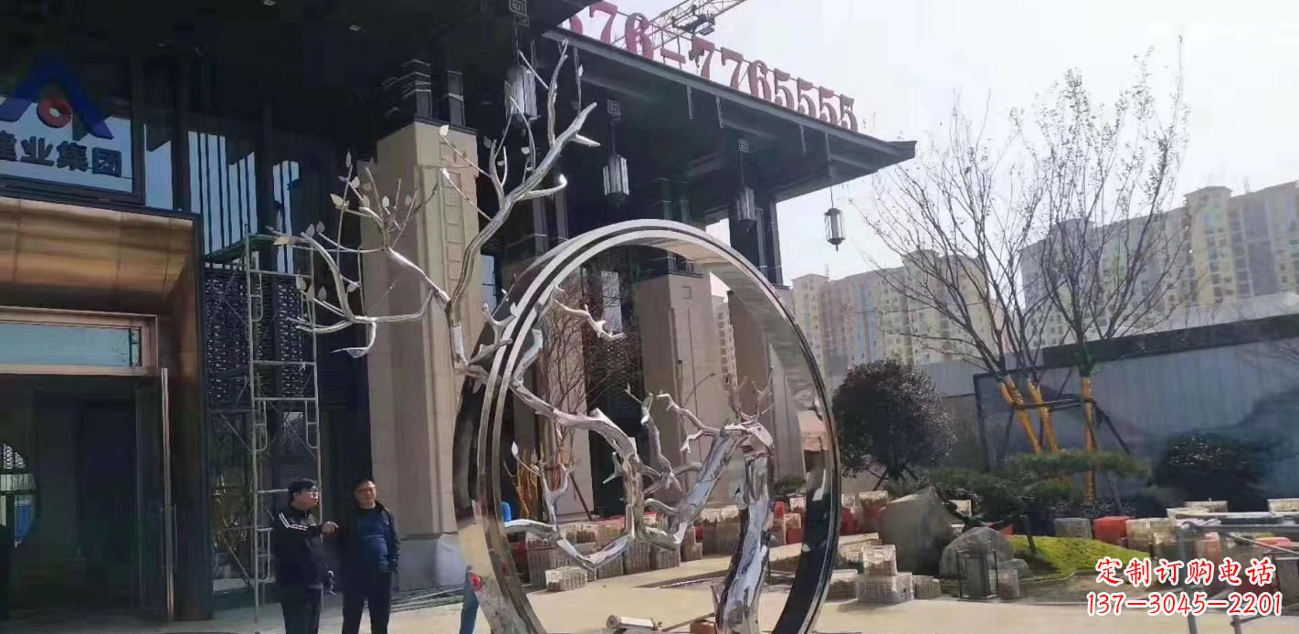 甘肃不锈钢抽象镜面圆环雕塑