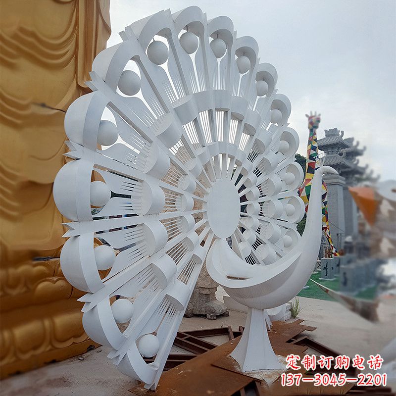 甘肃不锈钢孔雀雕塑精美雕刻的艺术精品