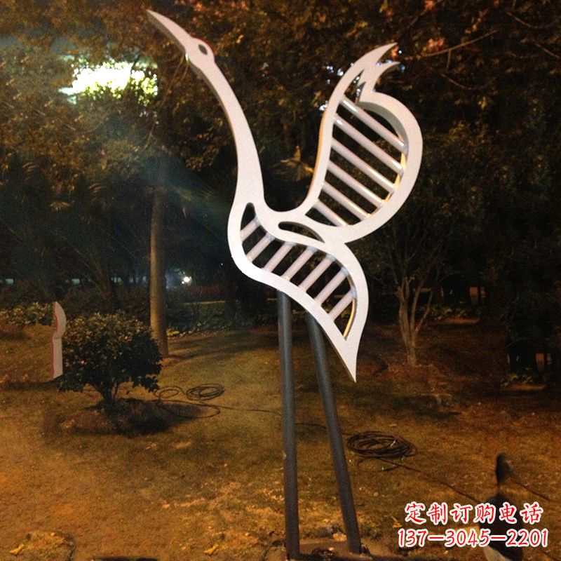 甘肃仙鹤雕塑精美的不锈钢制作