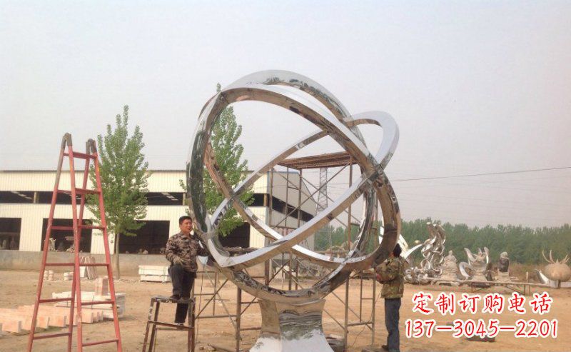 甘肃不锈钢抽象圆环雕塑。