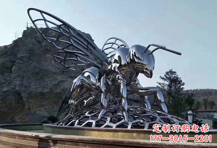 甘肃不锈钢大型蜜蜂雕塑铸造出精美绝伦的艺术杰作