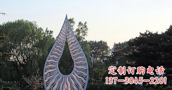 甘肃水滴雕塑给公园带来流动的美