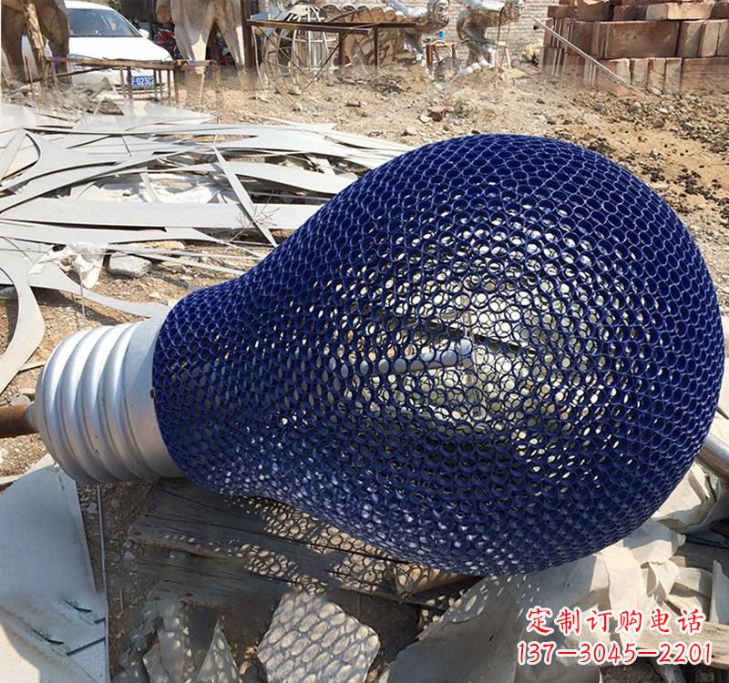 甘肃不锈钢灯泡雕塑灯光下的美丽之美