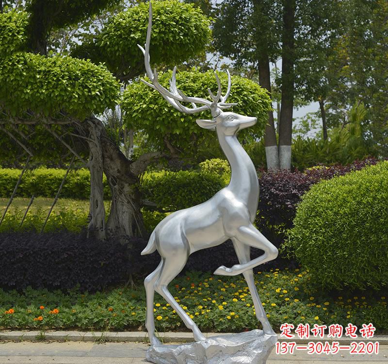 甘肃不锈钢梅花鹿雕塑艺术与自然的完美结合