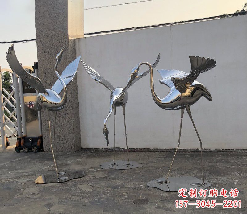 甘肃不锈钢锻造的丹顶鹤雕塑