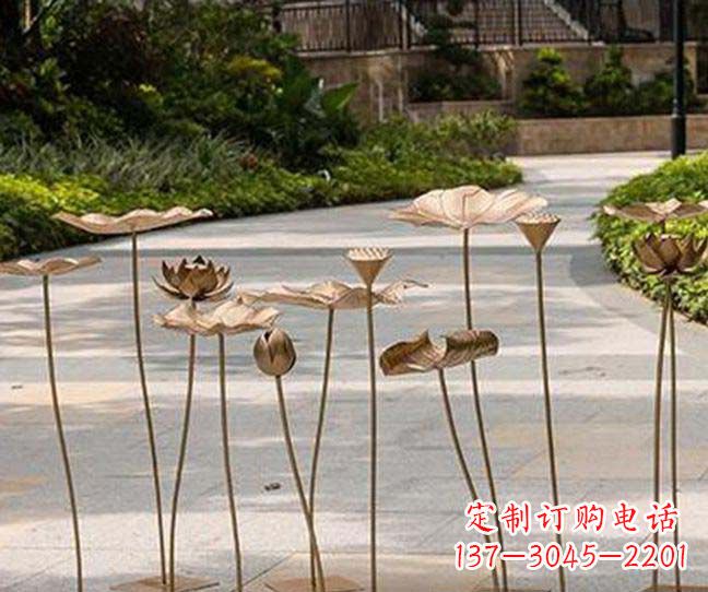 甘肃不锈钢锻造荷花装饰雕塑——精美绝伦