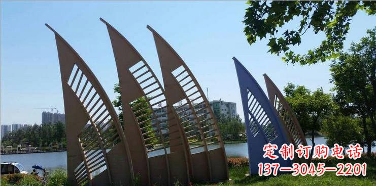 甘肃不锈钢公园的船帆雕塑