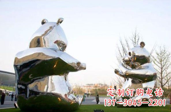 甘肃不锈钢熊猫雕塑传递友谊与和平