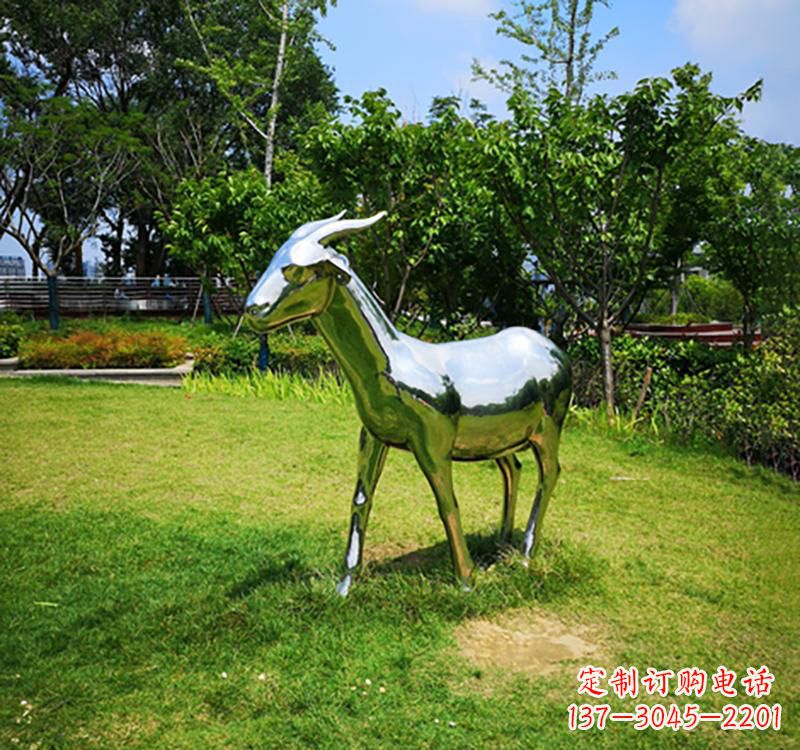 甘肃不锈钢公园动物镜面羊雕塑