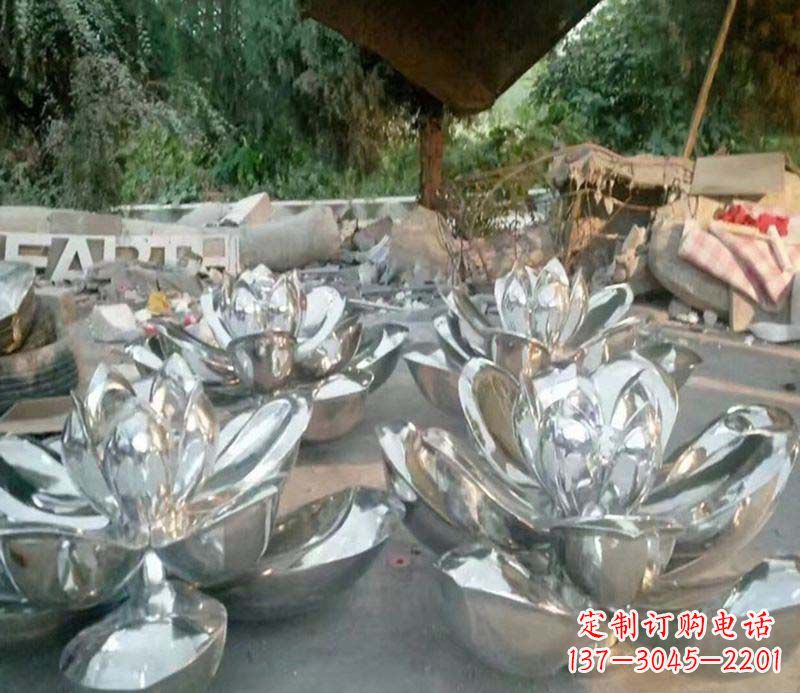 甘肃不锈钢荷花雕塑给公园带来灿烂美景