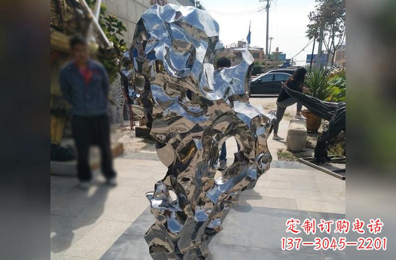甘肃太湖石雕塑——点缀不锈钢公园