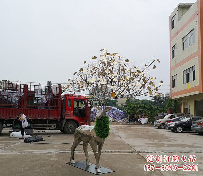 甘肃不锈钢公园的梅花鹿雕塑