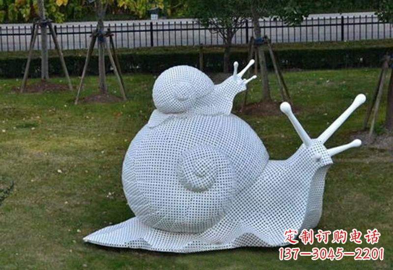甘肃不锈钢公园的“母子蜗牛”雕塑