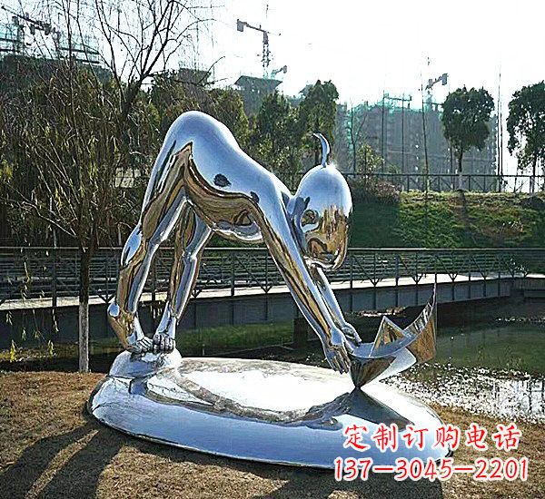 甘肃不锈钢公园里的儿童雕塑