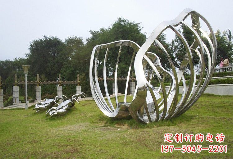 甘肃不锈钢公园里的贝壳雕塑
